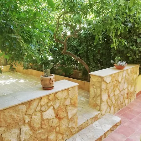 Πανσιόν Giardino Di Persefone 2*
