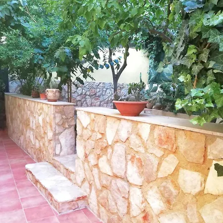 Guest house Giardino Di Persefone 2*